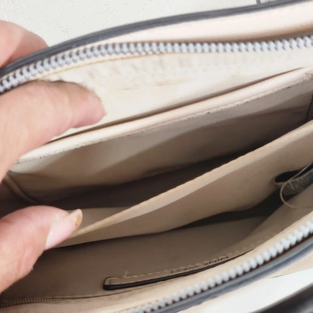 Nine West Beige and Black Handbag - Picture 5 of 8
